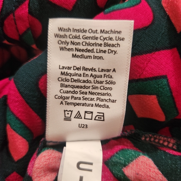 Terra & Sky Pink and Black Geometric Blouse - Picture 12 of 16